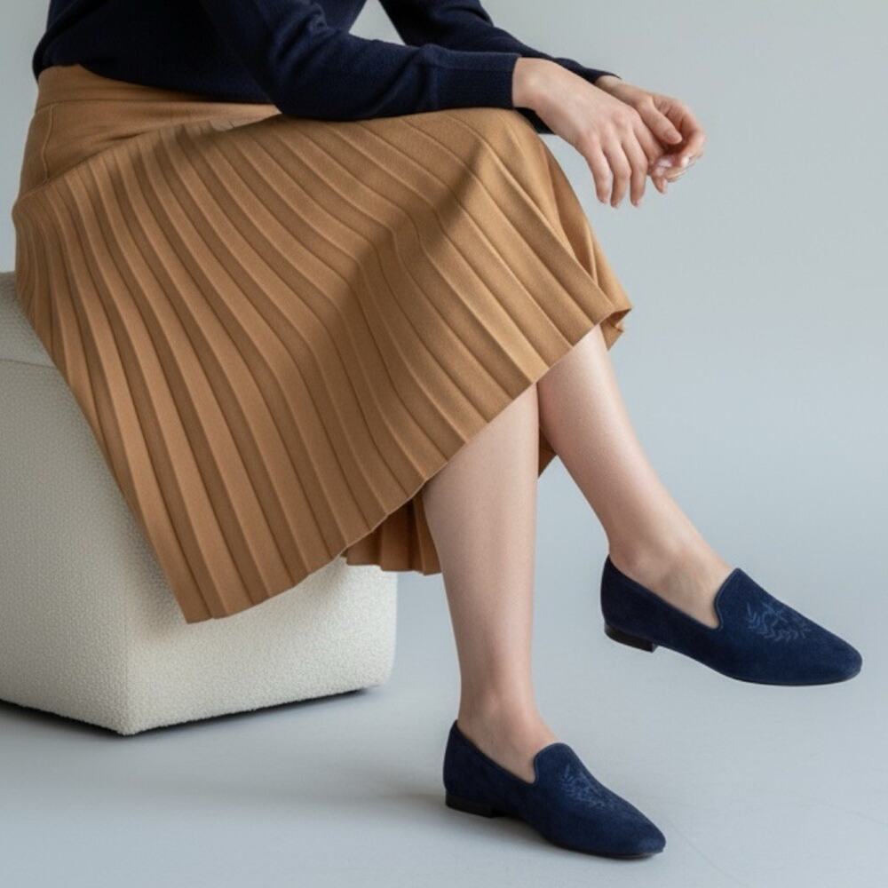 Ellemenno Blue Suede Crest Loafers Women’s 9B Noble Leather Upper Slip On Shoes